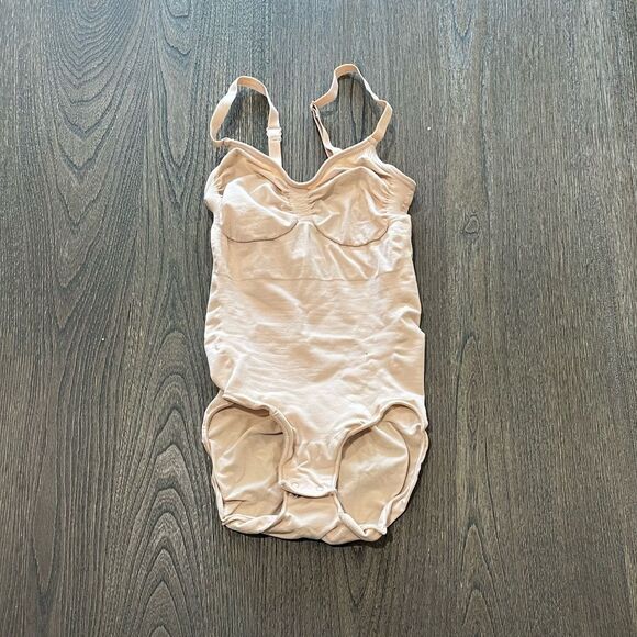 NWOT Skims Sculpting Bodysuit - Size S/M - Picture 1 of 4